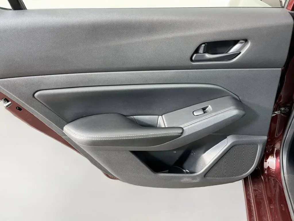 Nissan Altima photo 28