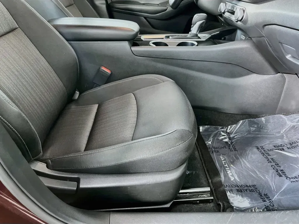 Nissan Altima photo 32