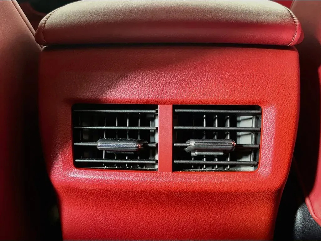 Lexus IS photo 32