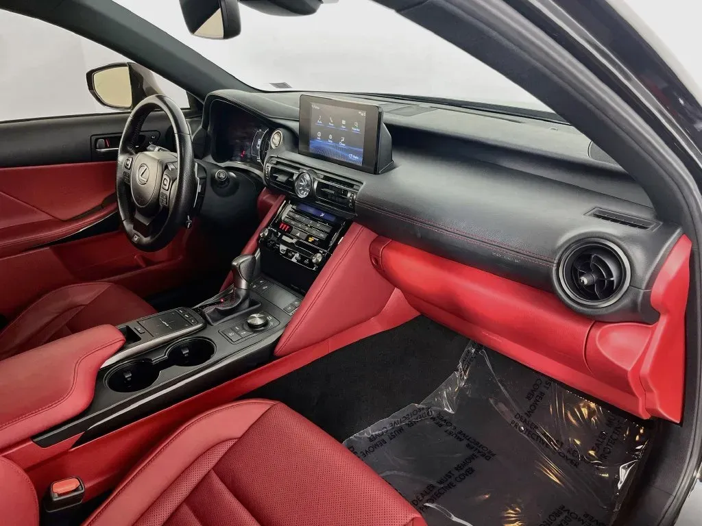 Lexus IS photo 35