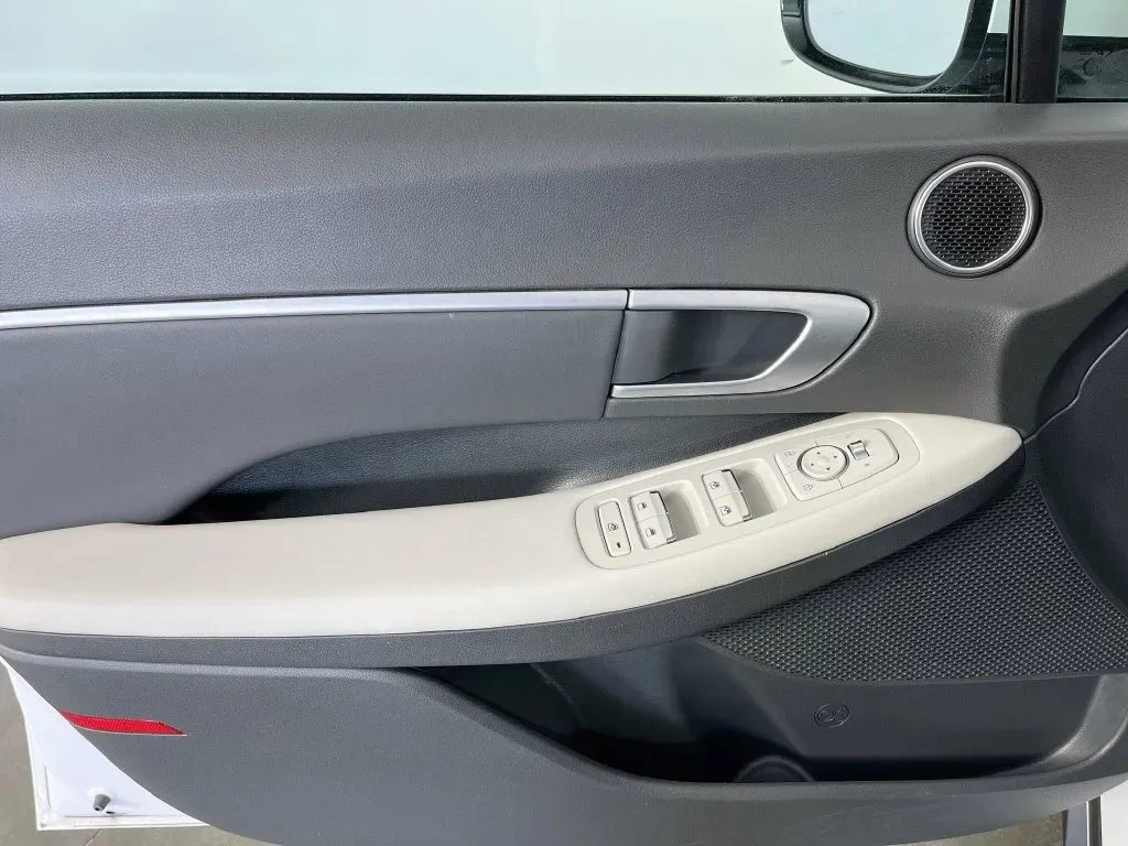Hyundai Sonata photo 21
