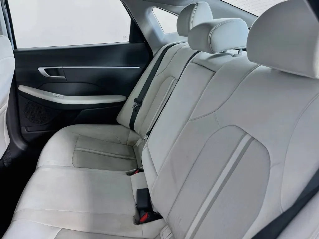 Hyundai Sonata photo 26