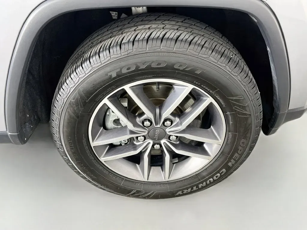 Jeep Grand Cherokee photo 37