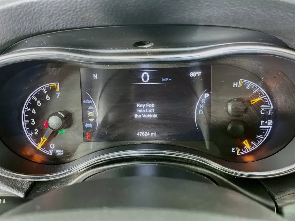 Jeep Grand Cherokee photo 16