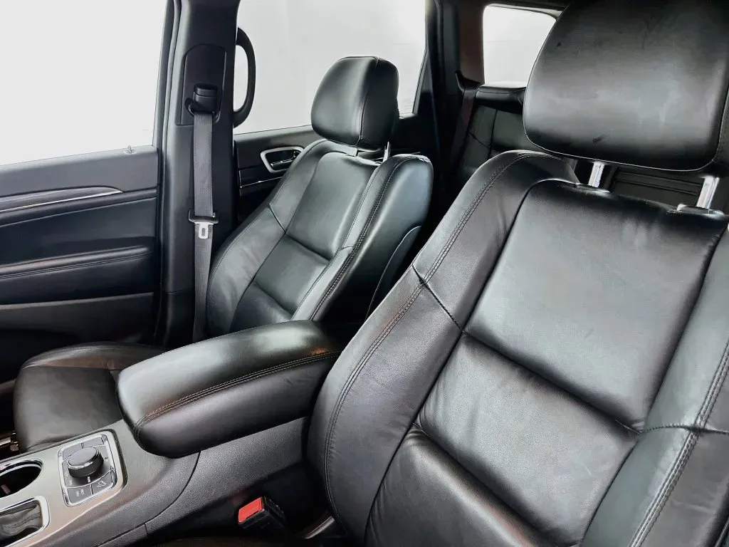 Jeep Grand Cherokee photo 28