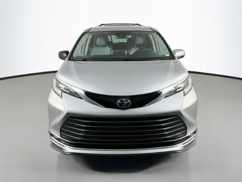Photos of 2021 Toyota Sienna Limited for sale in St. Charles, MO at Clement Supercenter