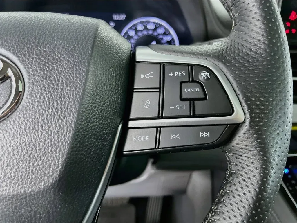Toyota Sienna photo 14