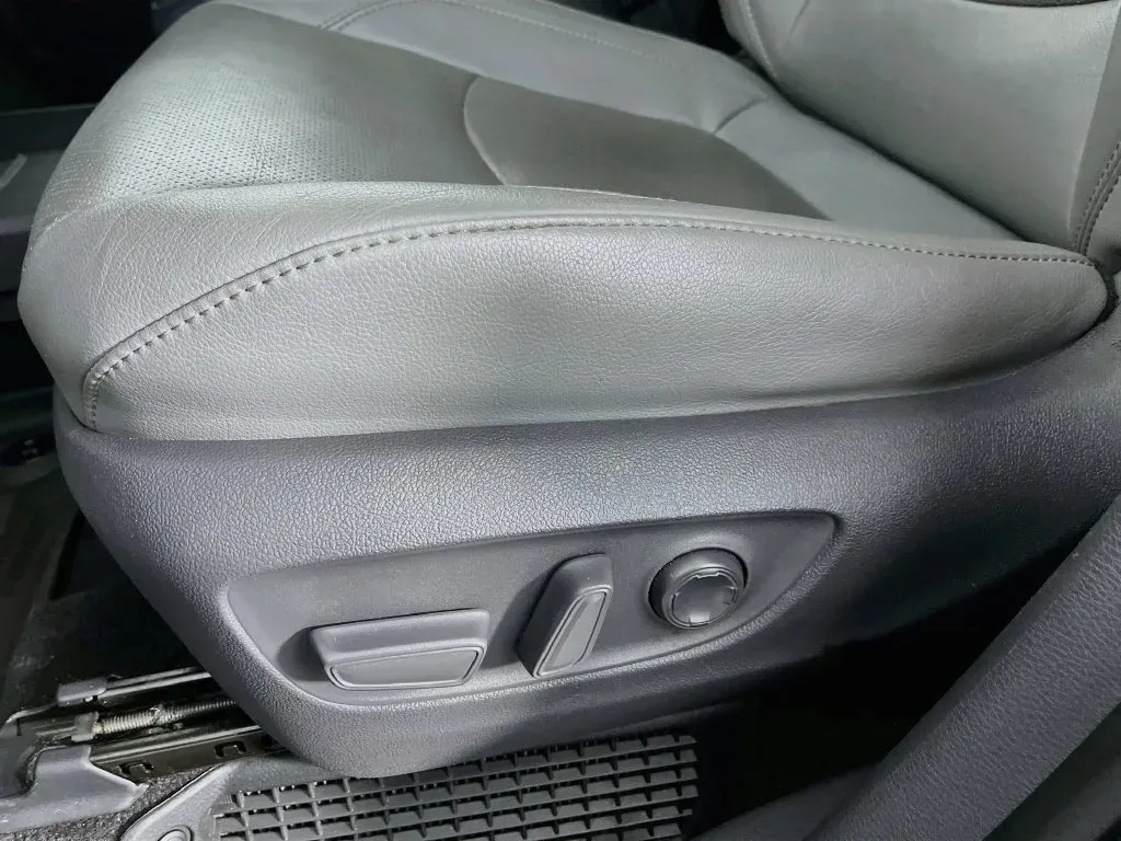 Toyota Sienna photo 23