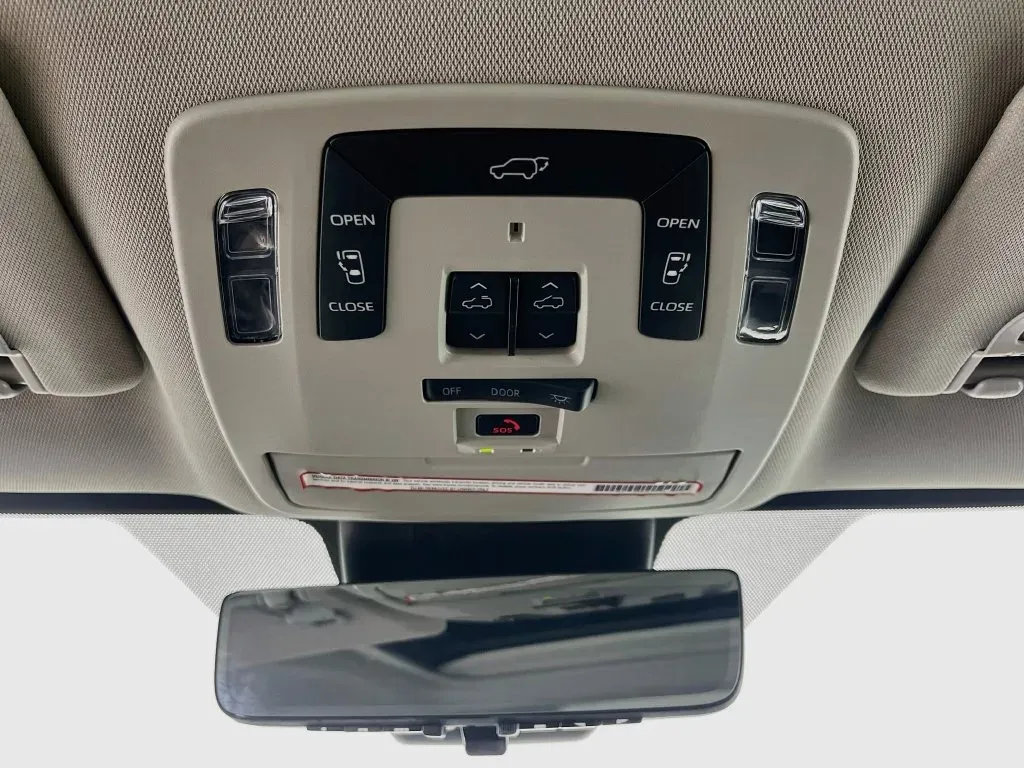 Toyota Sienna photo 19