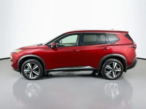 More photos of 2021 Nissan Rogue SL at Clement Supercenter, MO