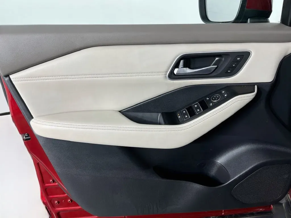 Nissan Rogue photo 26