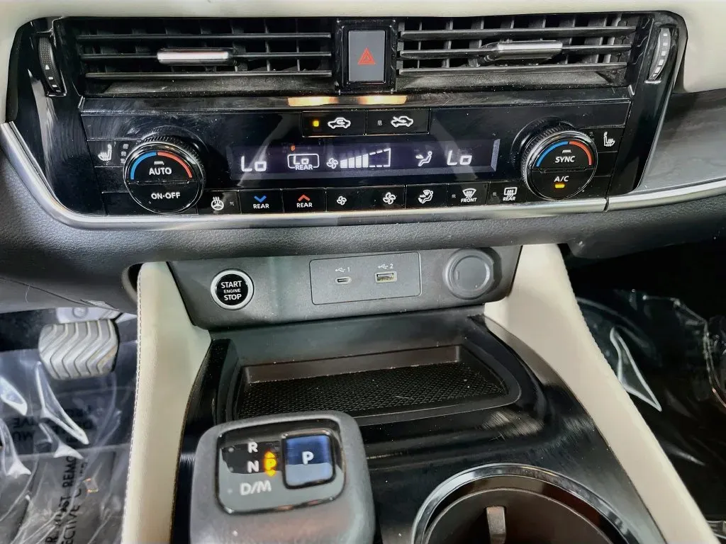 Nissan Rogue photo 20