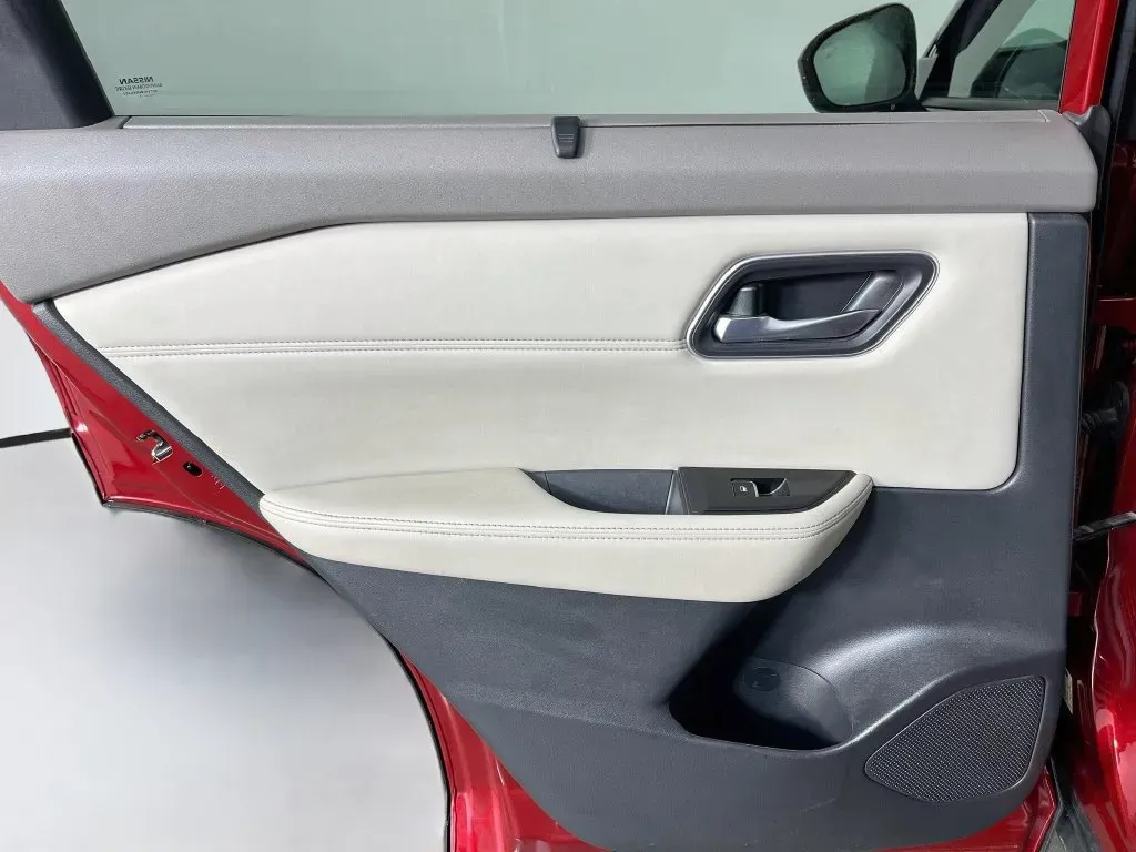 Nissan Rogue photo 29