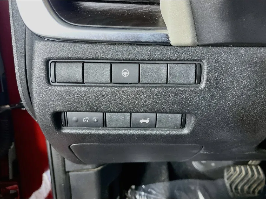 Nissan Rogue photo 11