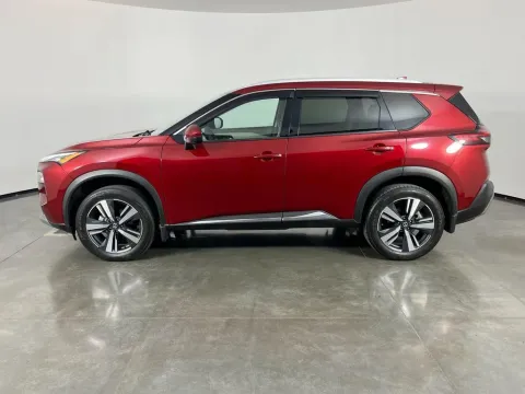More photos of 2021 Nissan Rogue SL at Clement Supercenter, MO