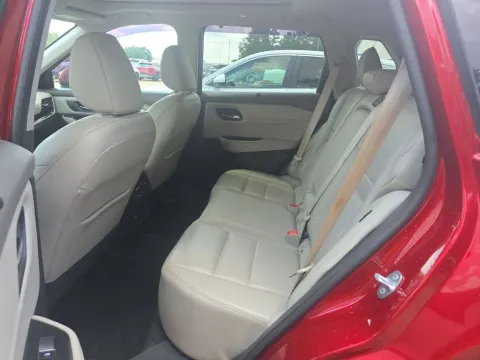 More photos of 2021 Nissan Rogue SL at Clement Supercenter, MO