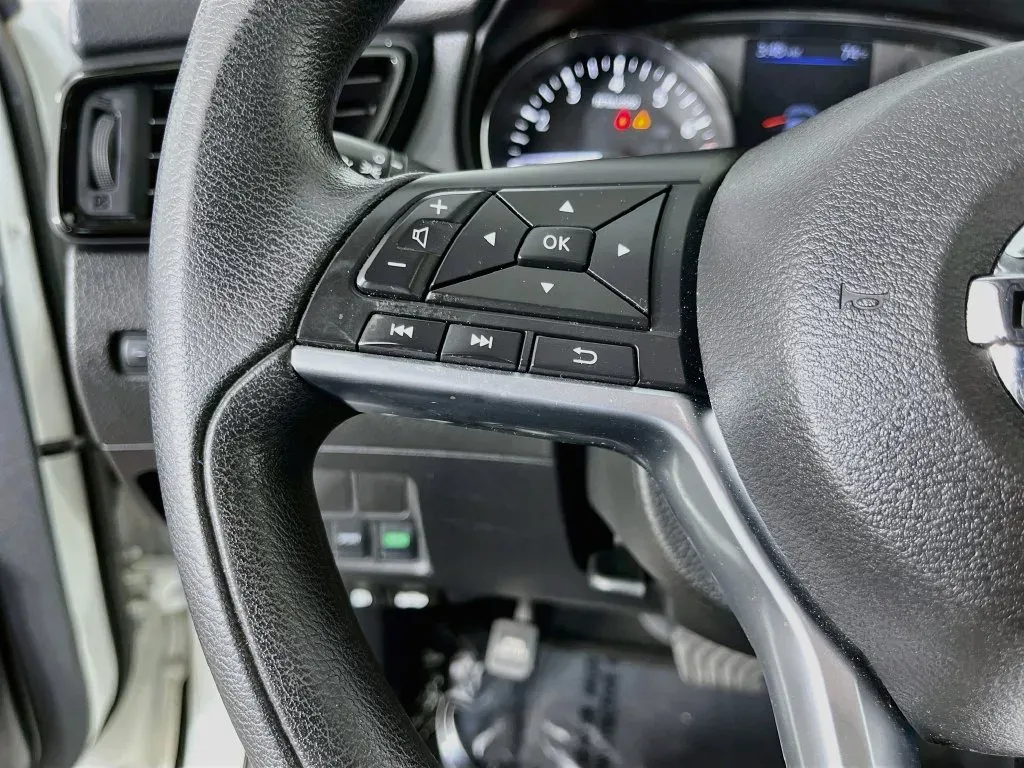 Nissan Rogue Sport photo 13