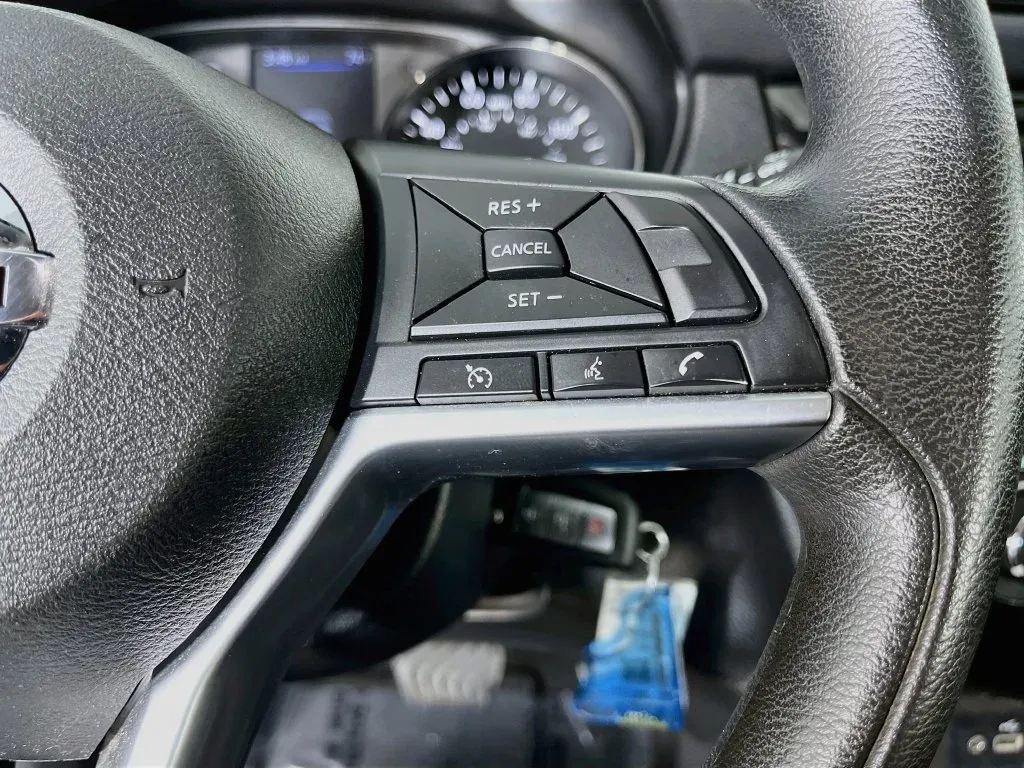 Nissan Rogue Sport photo 14