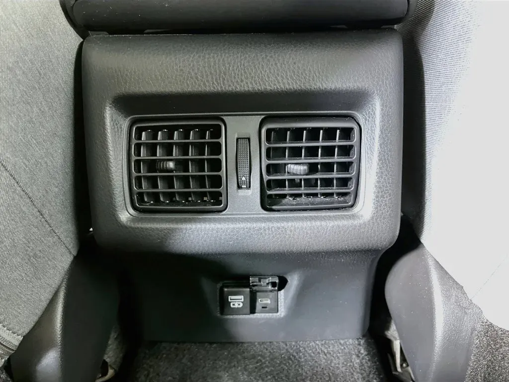Toyota Camry photo 28