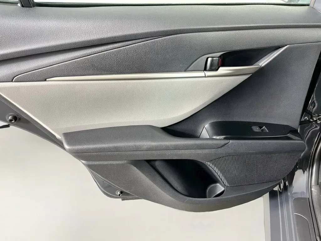 Toyota Camry photo 26