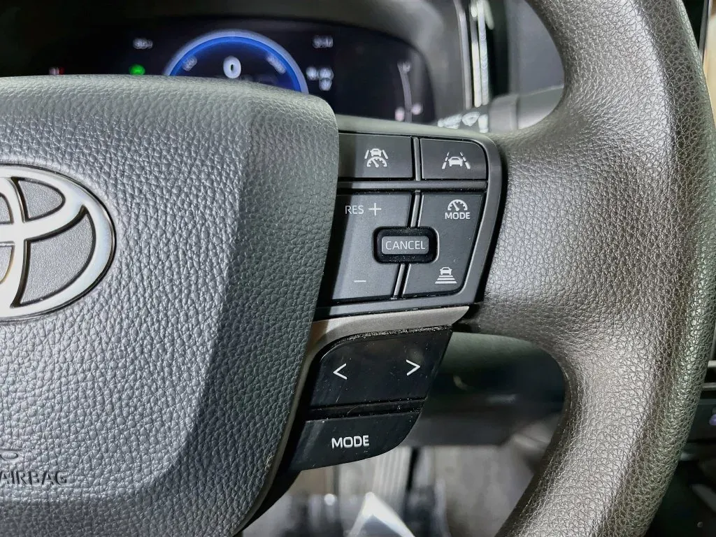 Toyota Camry photo 14