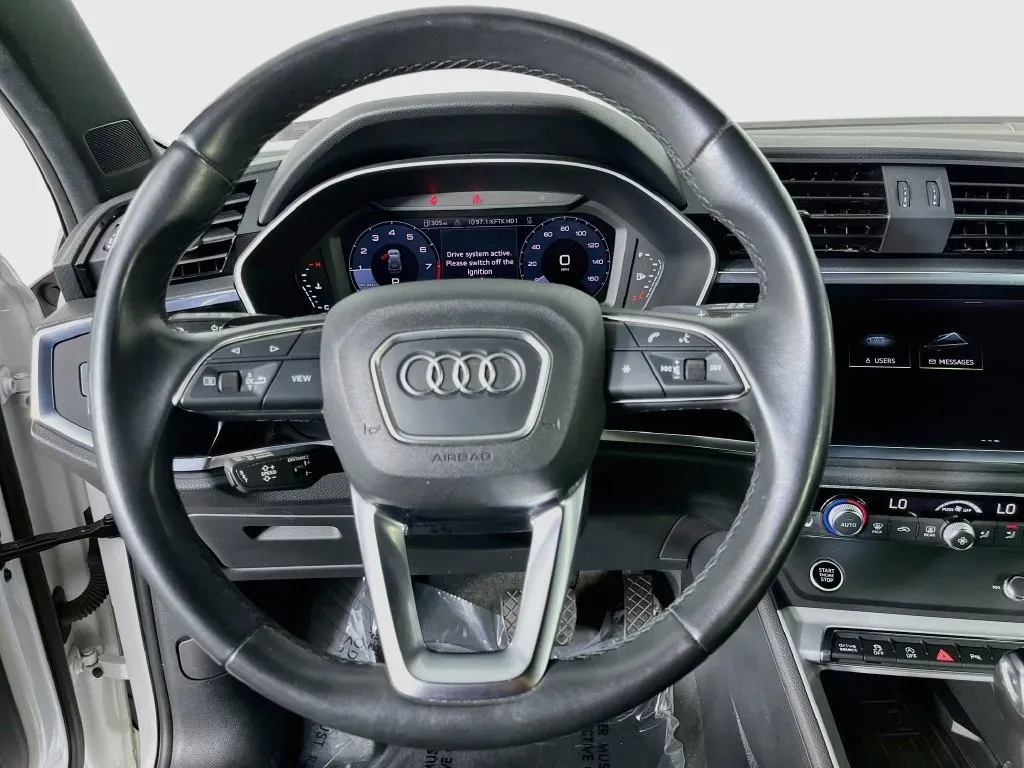 Audi Q3 photo 13