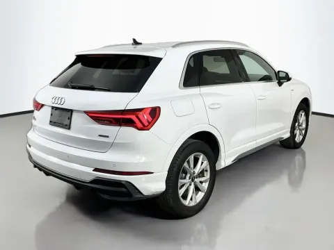 More photos of 2024 Audi Q3 Premium at Clement Supercenter, MO