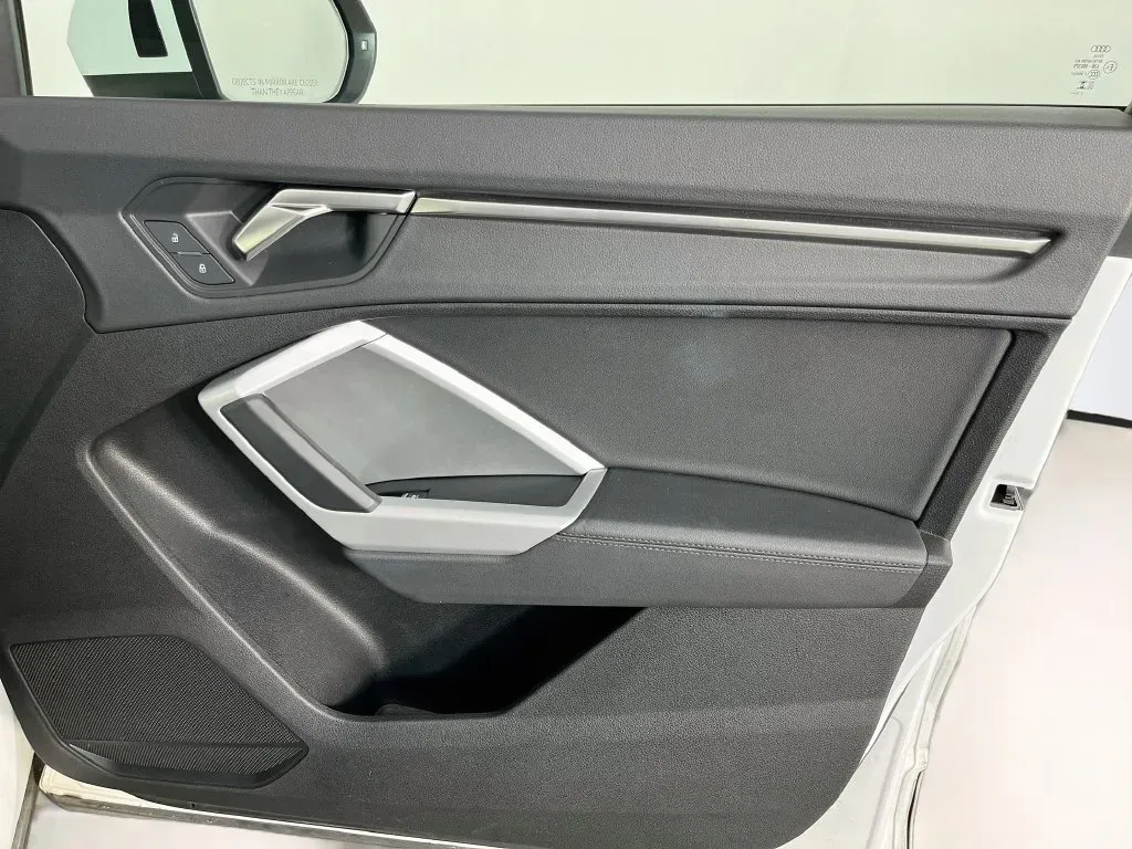 Audi Q3 photo 33