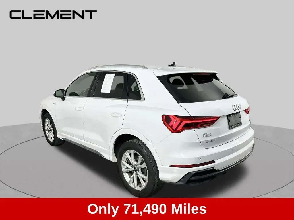 Audi Q3 photo 8