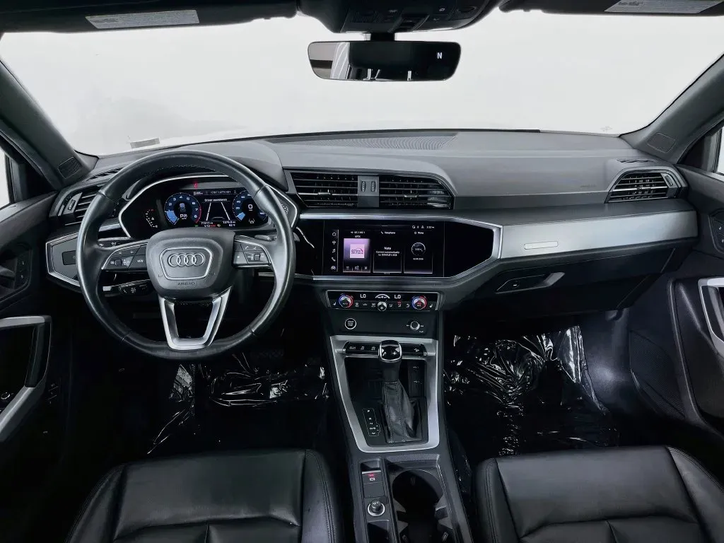 Audi Q3 photo 10