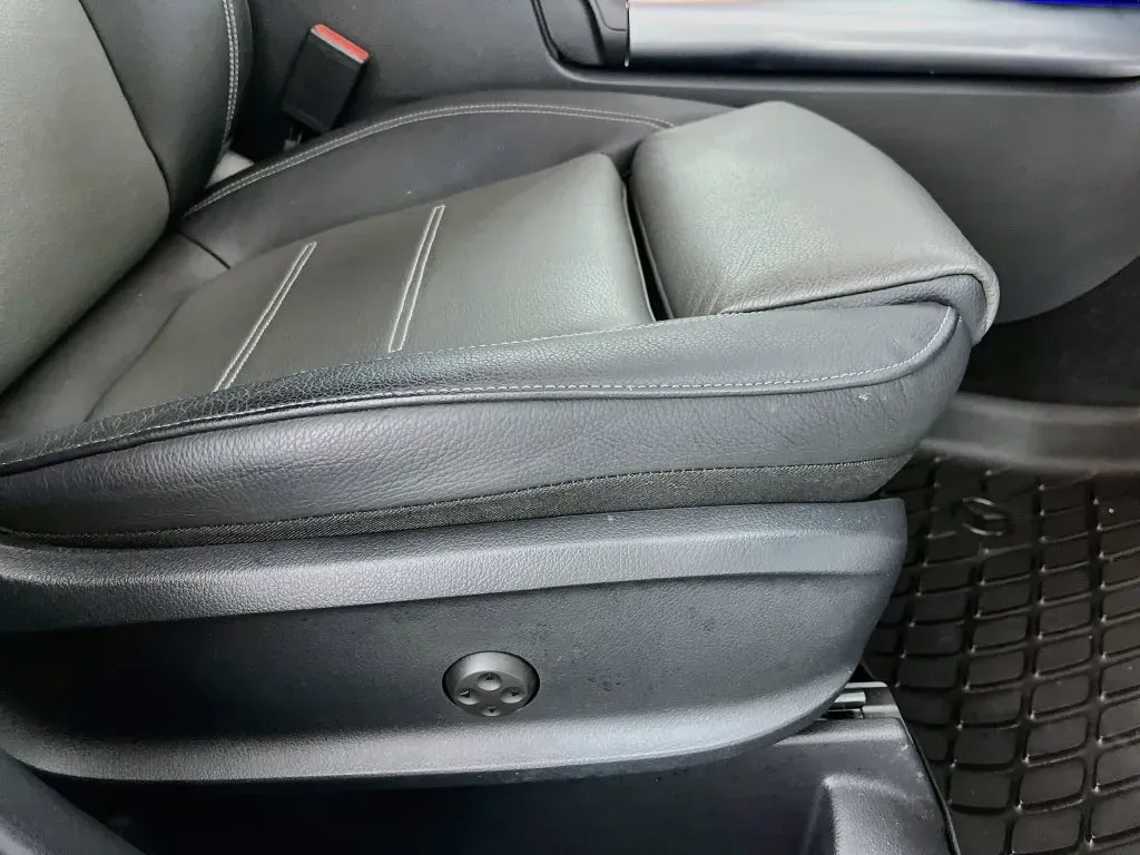 Mercedes-Benz GLA photo 33