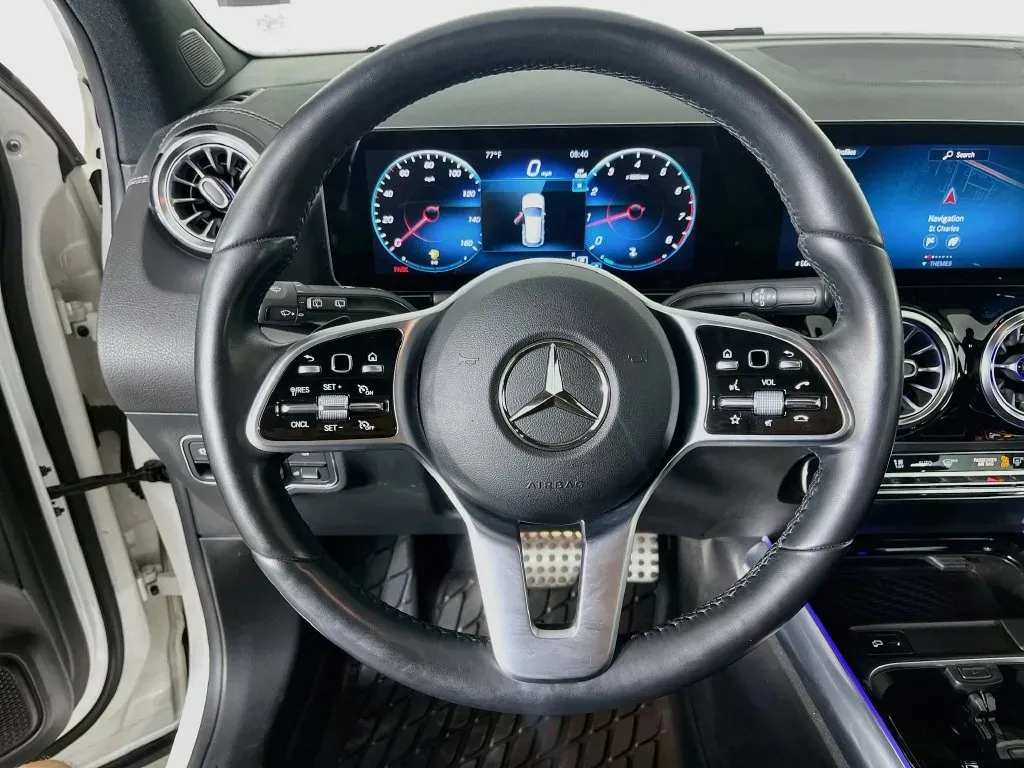 Mercedes-Benz GLA photo 13