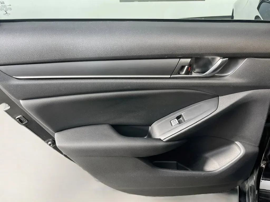 Honda Accord photo 27