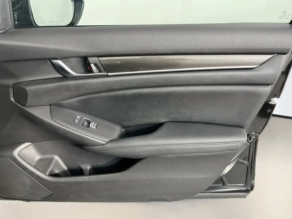 Honda Accord photo 33