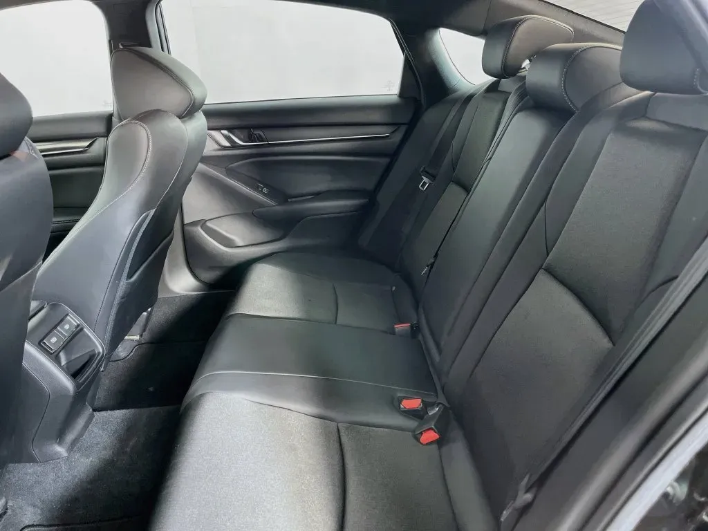 Honda Accord photo 28