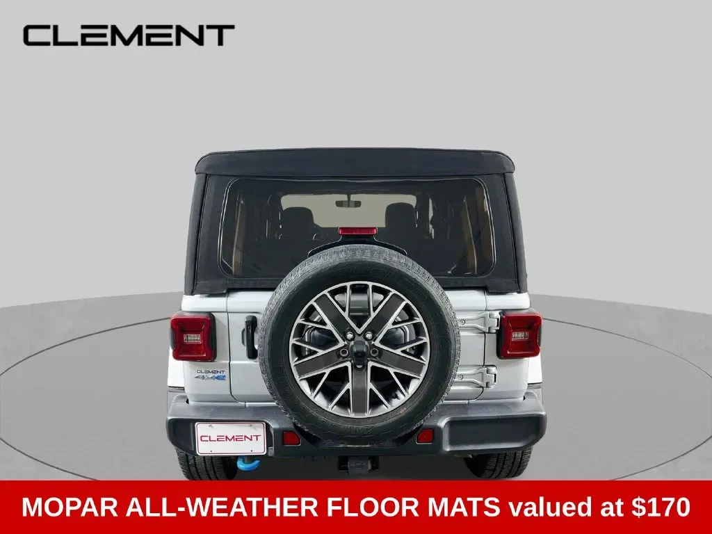 Jeep Wrangler photo 7