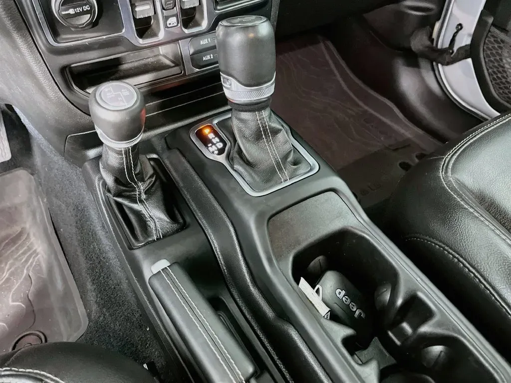 Jeep Wrangler photo 23