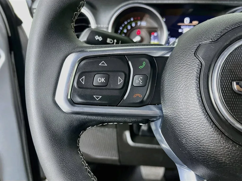 Jeep Wrangler photo 14
