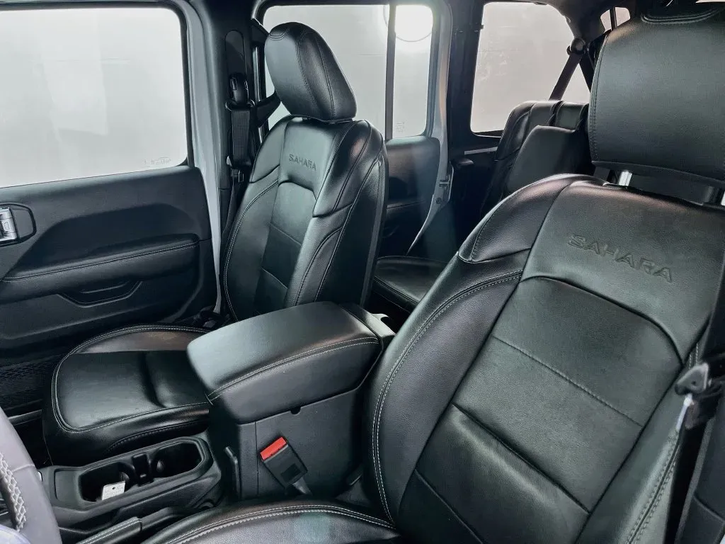 Jeep Wrangler photo 28