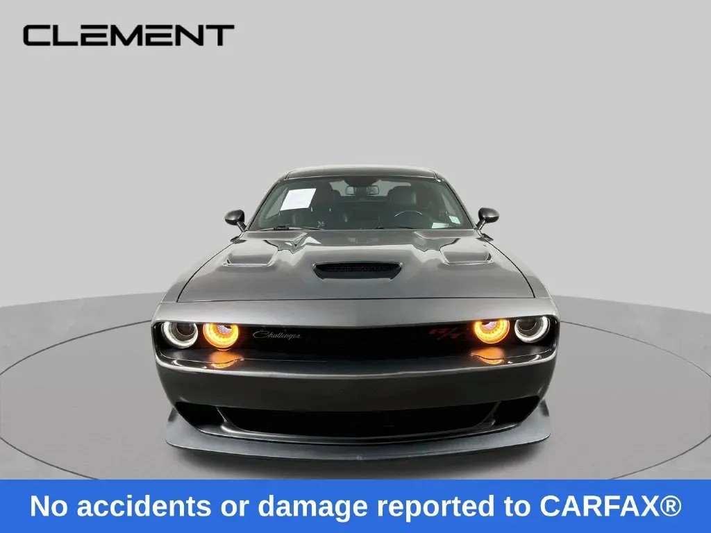 Dodge Challenger photo 2
