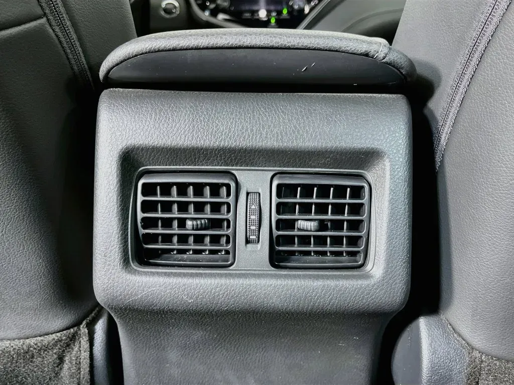 Toyota Camry photo 30
