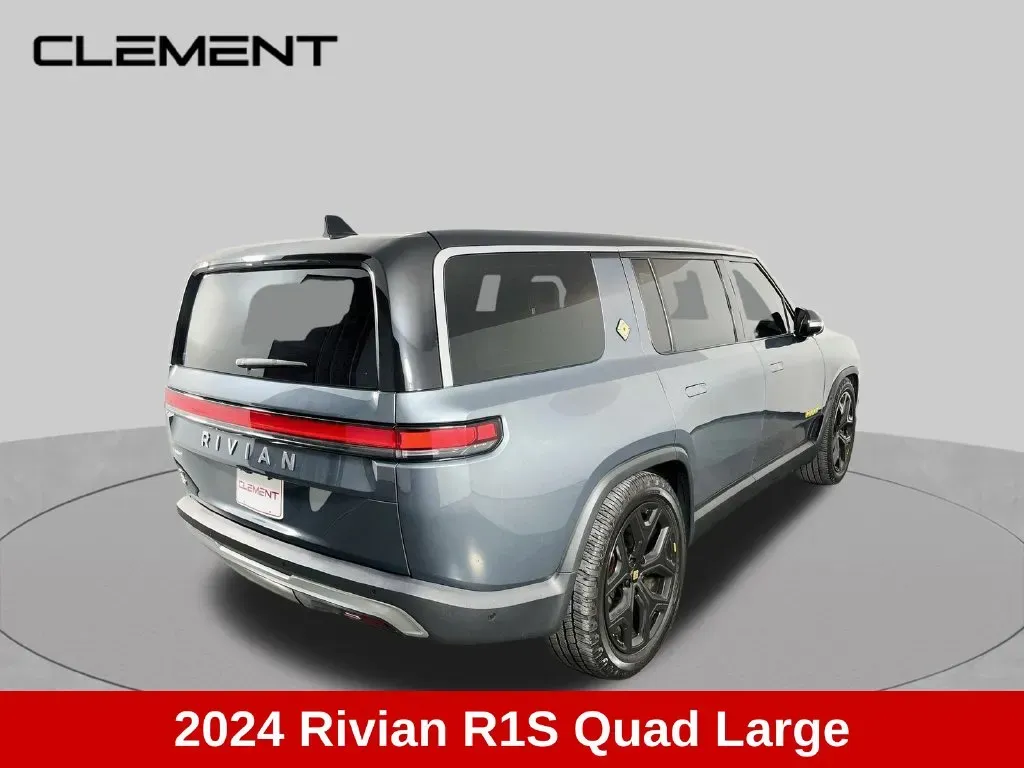 Rivian R1S photo 5