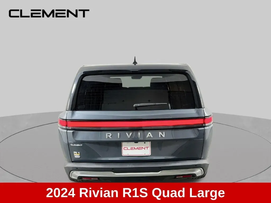Rivian R1S photo 7