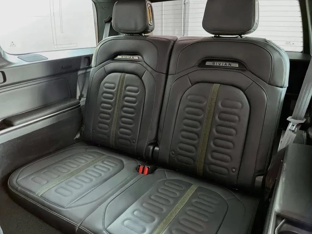 Rivian R1S photo 31