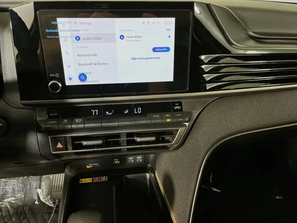 Toyota Camry photo 17