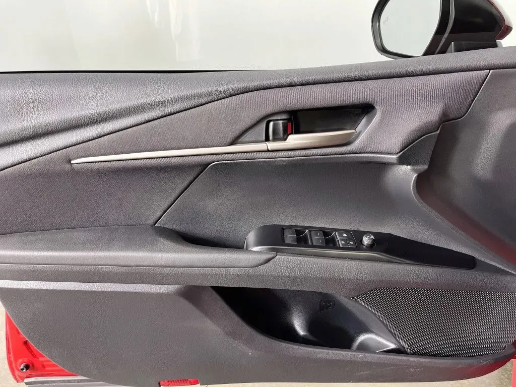 Toyota Camry photo 21