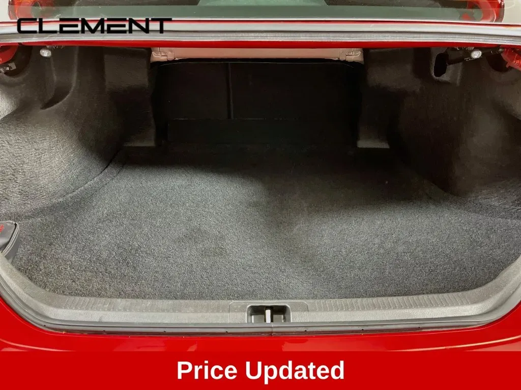 Toyota Camry photo 9