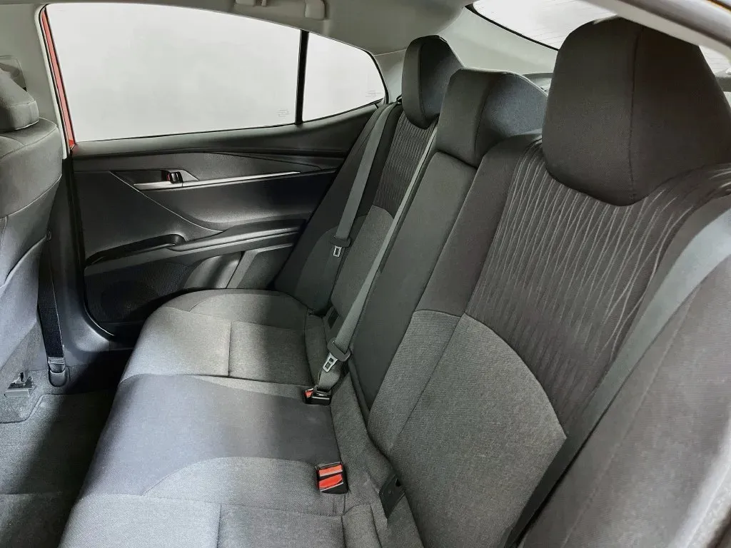 Toyota Camry photo 26