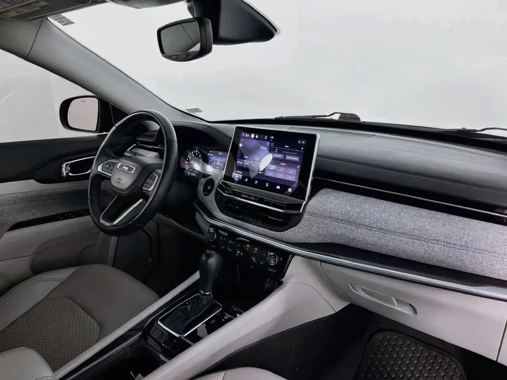 Jeep Compass photo 35