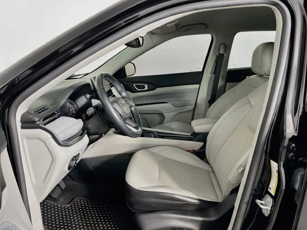 Jeep Compass photo 29